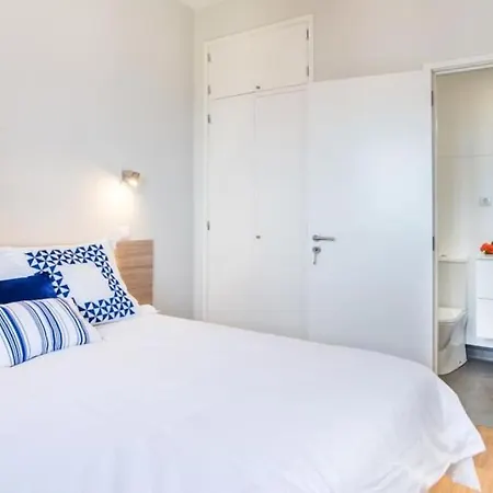 Modern And Cozy * פונשל