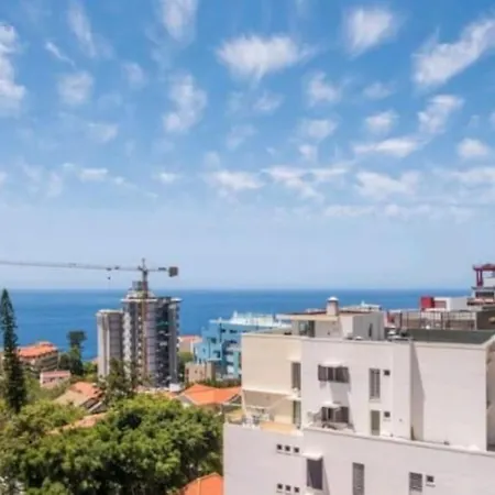 Appartement Modern And Cozy