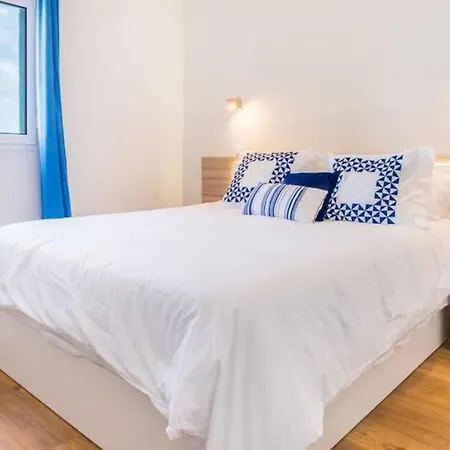 Modern And Cozy Daire